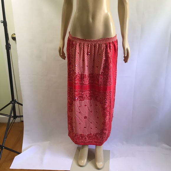 Dresses & Skirts - Beautiful light silk chic stylish maxi skirt